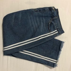 CUSTOM JEAN WITH CUT HEM